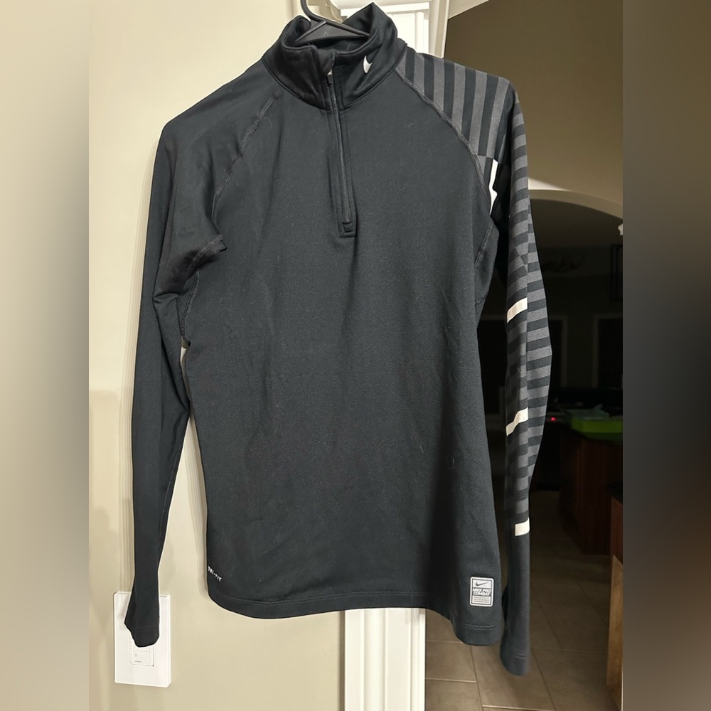 WOMEN’S NIKE PRO COMBAT DRI-FIT LONG SLEEVE TOP